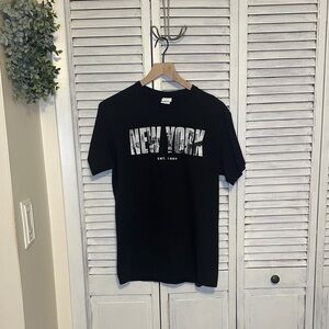 New York Graphic Tee - Black M